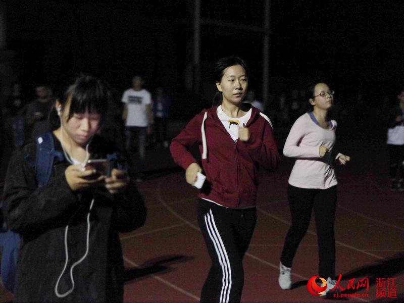 2026美加墨世界杯官网借助手机APP实施运动计划让学生爱上跑步